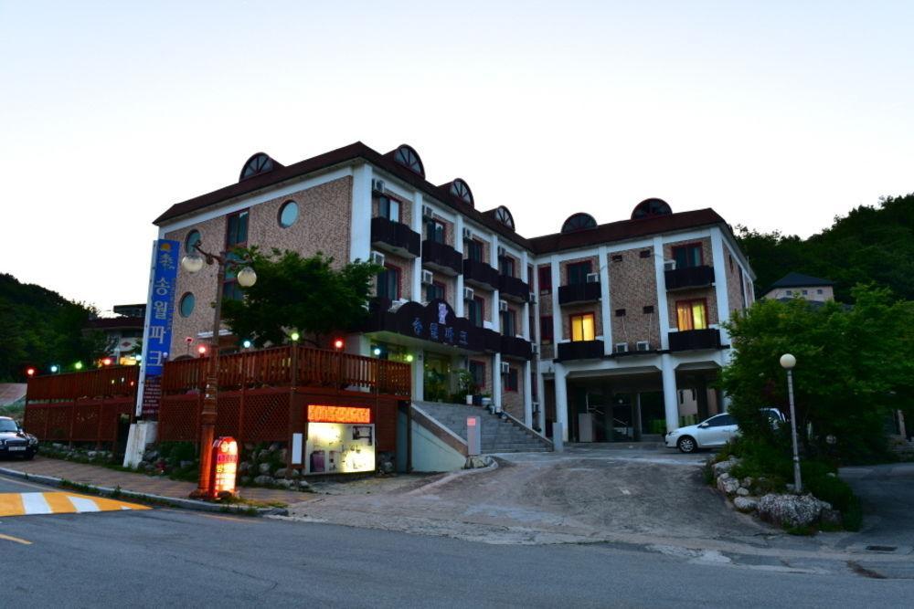 Songwol Park Motel Sokcho Exterior photo